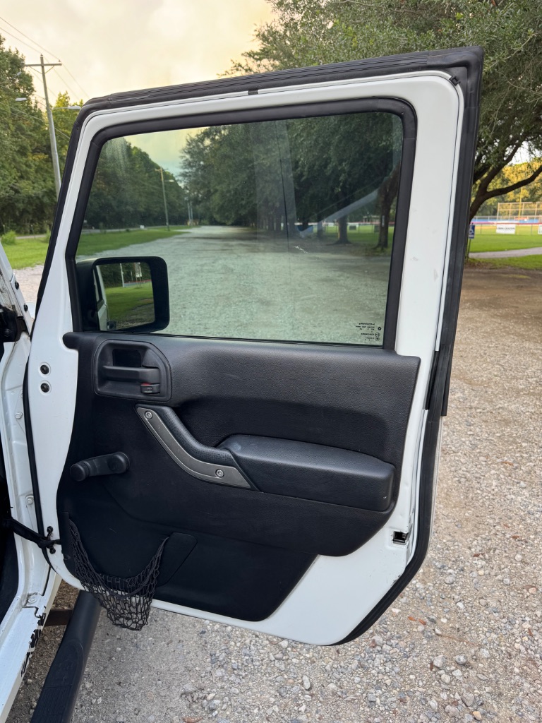 2015 Jeep Wrangler Unlimited Sport - Photo 17