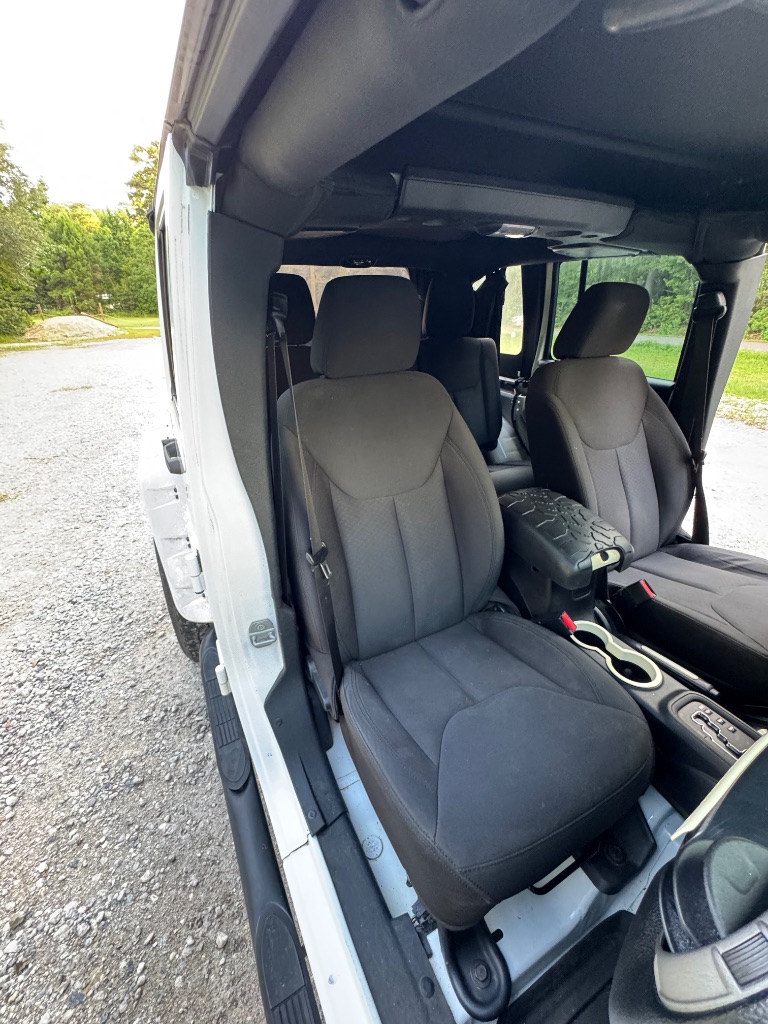 2015 Jeep Wrangler Unlimited Sport - Photo 18