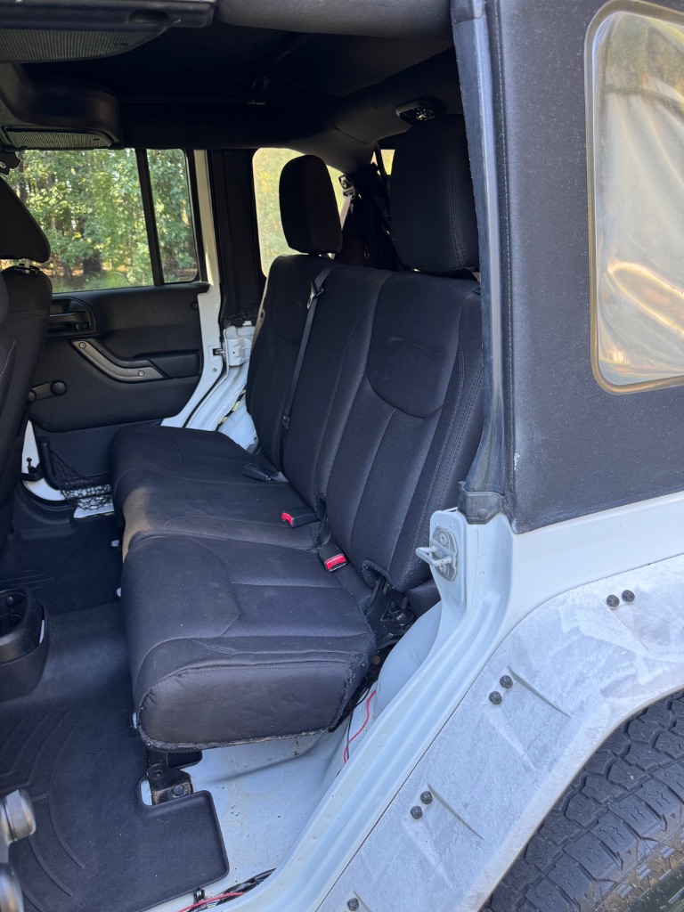 2015 Jeep Wrangler Unlimited Sport - Photo 14
