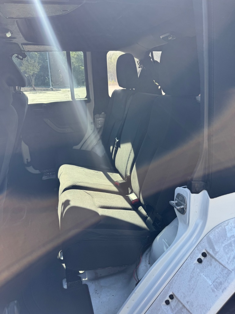 2015 Jeep Wrangler Unlimited Sport - Photo 15