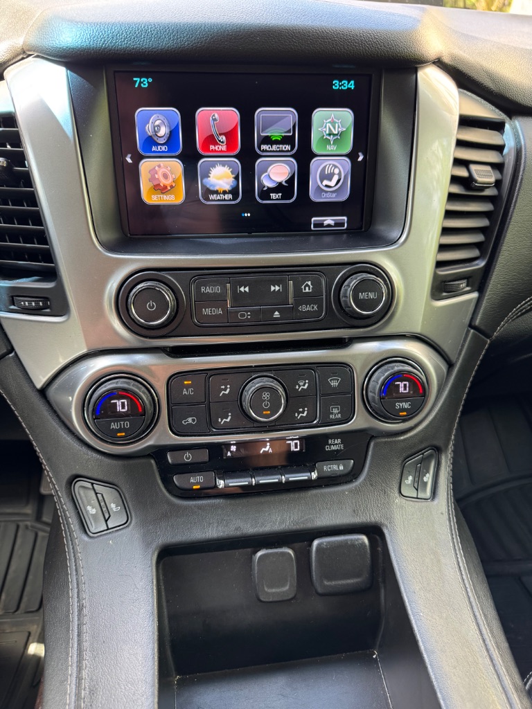 2018 Chevrolet Suburban LT - Photo 12
