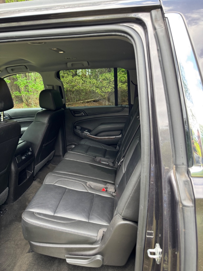 2018 Chevrolet Suburban LT - Photo 14