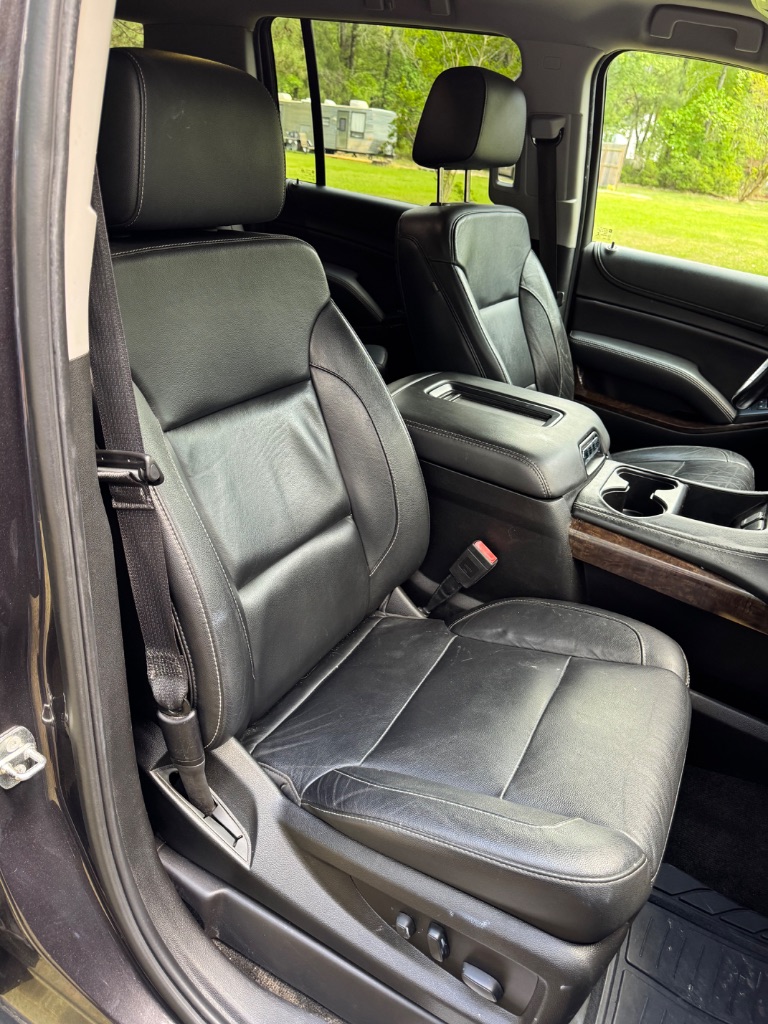 2018 Chevrolet Suburban LT - Photo 20