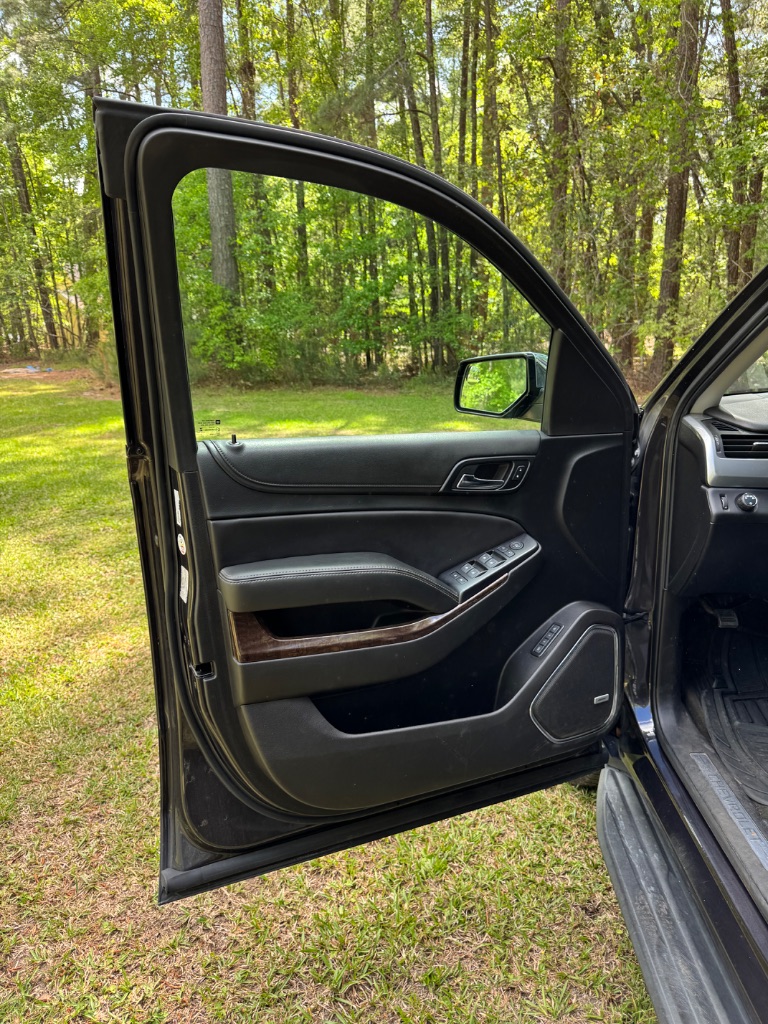 2018 Chevrolet Suburban LT - Photo 9