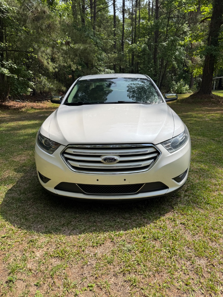 2018 Ford Taurus Limited - Photo 8