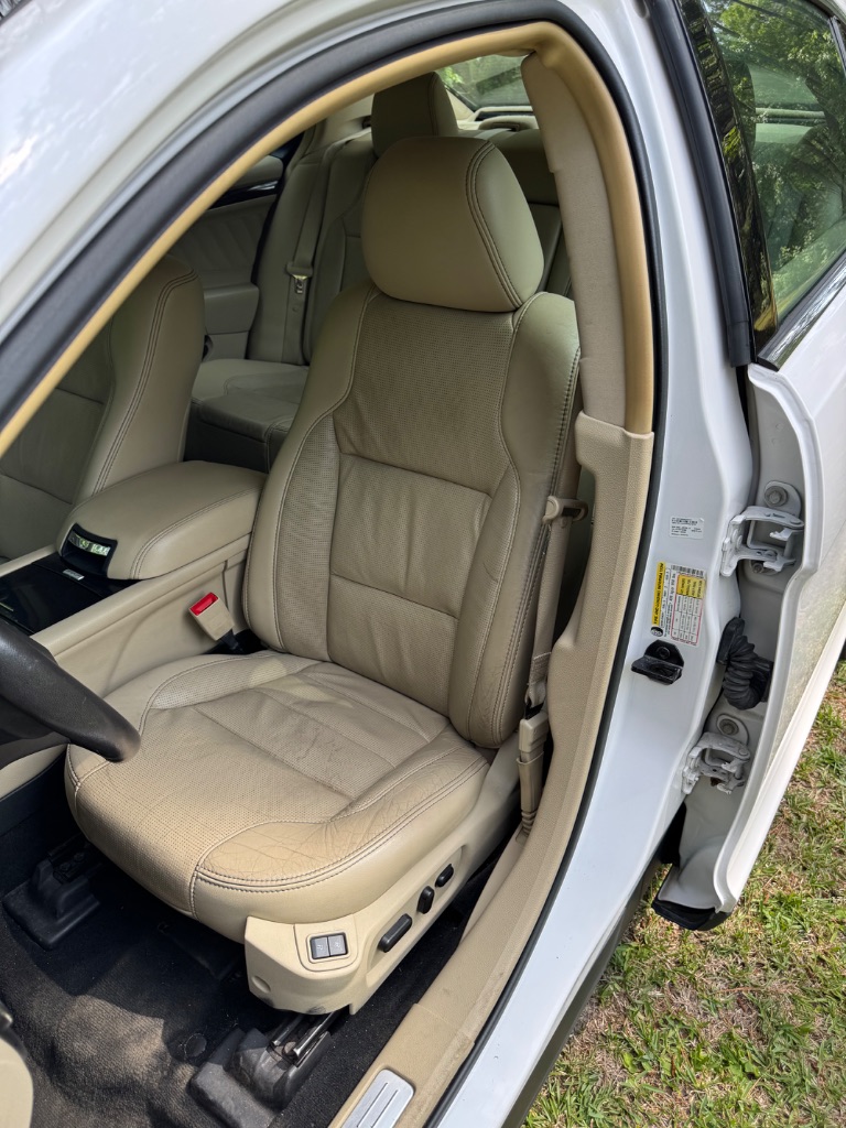 2018 Ford Taurus Limited - Photo 12