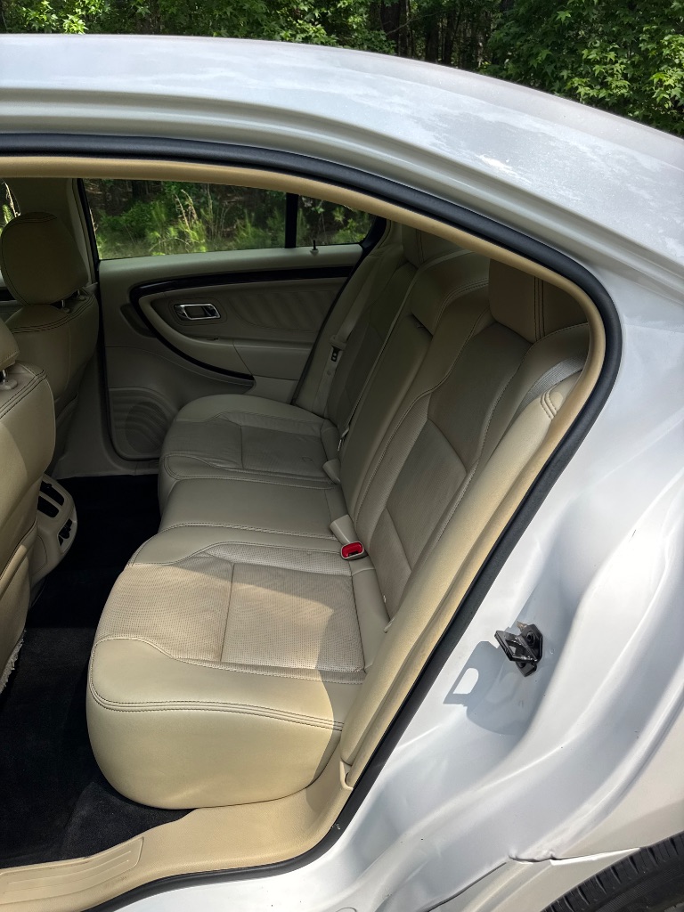 2018 Ford Taurus Limited - Photo 14